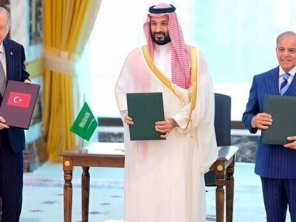 مکہ دفاعی معاہدے پر ٹرمپ خوش، پاکستان، سعودی عرب اور ترکیہ کو اہم پیغام