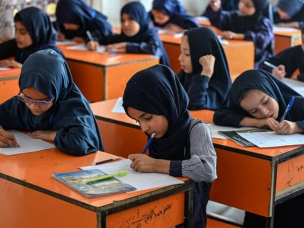 افغانستان میں لڑکیوں کی تعلیم پر پابندی کا پانچواں سال، 24 لاکھ طالبات اسکول سے باہر