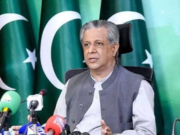 عمران خان کی اسپتال منتقلی پر حکومت کا یوٹرن؟ نظرثانی درخواست دائر کرنے کا اعلان