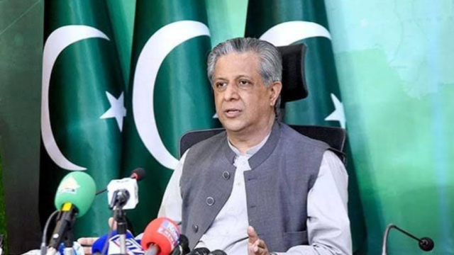 عمران خان کی اسپتال منتقلی پر حکومت کا یوٹرن؟ نظرثانی درخواست دائر کرنے کا اعلان