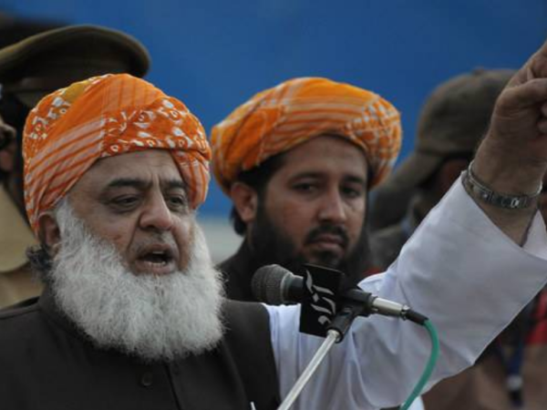 فضل الرحمان کا اپوزیشن کو آئینہ، واک آؤٹ سے حکومت کی قانون سازی نہیں رکے گی