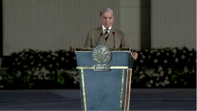 یوم آزادی پر وزیراعظم کا سخت پیغام: پاکستان کی خودمختاری چیلنج ہوئی تو بھرپور جواب دیں گے