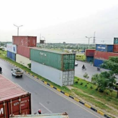اسلام آباد میں 500 مال بردار گاڑیاں زیرِ حراست، اربوں روپے کا سامان خطرے میں