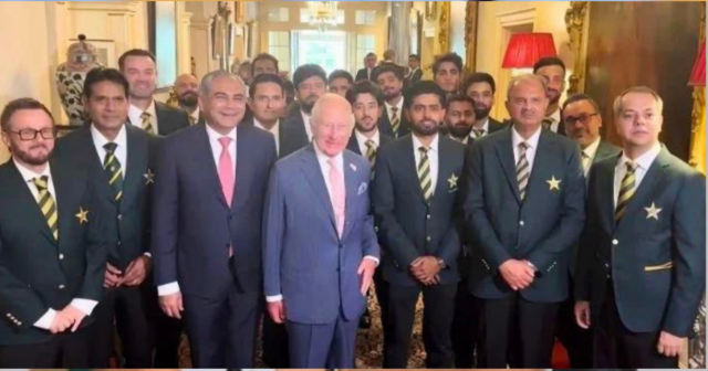 چیئرمین پی سی بی محسن نقوی اور قومی کرکٹرز کی برطانوی بادشاہ چارلس سے خصوصی ملاقات