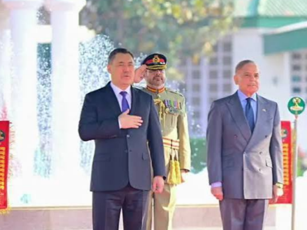 شہباز شریف اور کرغز صدر کی اہم ملاقات، پاکستان کرغزستان میں تعاون کے نئے دروازے کھل گئے