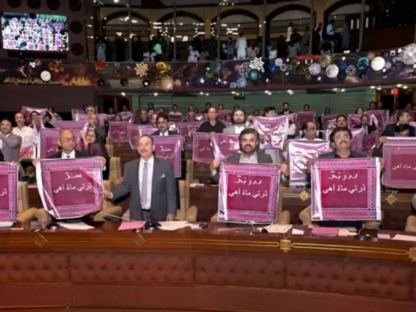 سندھ کی تقسیم کی مخالفت، اسمبلی نے قرارداد منظور کرلی؛ اپوزیشن نے ایوان کا بائیکاٹ کردیا