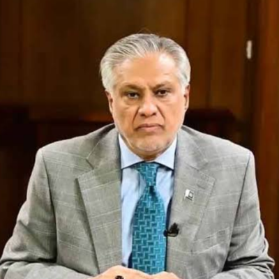 ایران، یمن اور آبنائے ہرمز پر اہم سفارت کاری، اسحاق ڈار سات ملکی اجلاس کے لیے استنبول روانہ