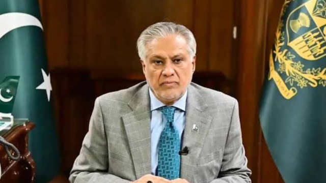 ایران، یمن اور آبنائے ہرمز پر اہم سفارت کاری، اسحاق ڈار سات ملکی اجلاس کے لیے استنبول روانہ