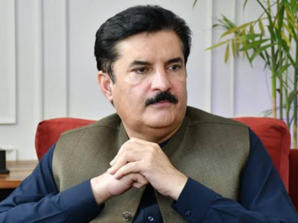 گورنر راج کے بعد خیبر پختونخوا میں انتظامی اکھاڑ پچھاڑ، کمشنرز اور ڈپٹی کمشنرز کے تبادلے
