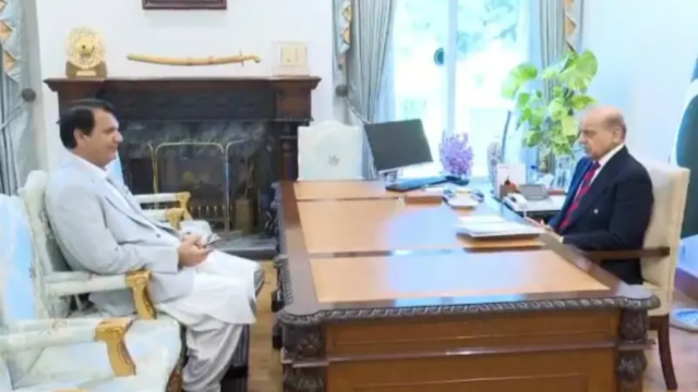 خیبر پختونخوا میں امن بحالی حکومت کی ترجیح، وزیراعظم نے دہشت گردی کے خلاف فیصلہ کن عزم دہرادیا