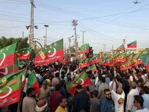 کم شرکت، ناقص انتظامات اور مشاورت کا فقدان، پی ٹی آئی میں لانگ مارچ کا جائزہ شروع