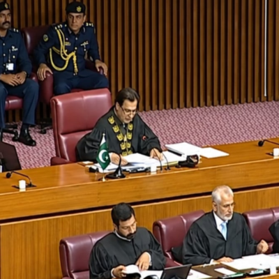 خیبر پختونخوا میں ایمرجنسی اور گورنر راج کی پارلیمان سے منظوری، اپوزیشن کا شدید احتجاج