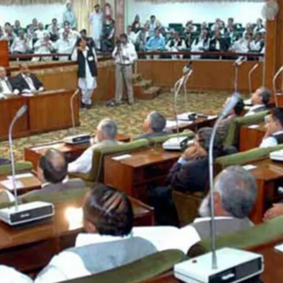 آزاد کشمیر میں مہاجرین کی نشستوں پر اتفاقِ رائے ضروری، اسپیکر کا سیاسی جماعتوں کو مذاکرات کا مشورہ