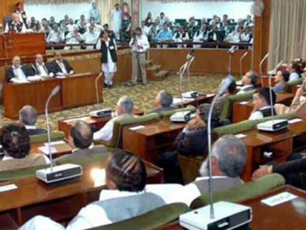 آزاد کشمیر میں مہاجرین کی نشستوں پر اتفاقِ رائے ضروری، اسپیکر کا سیاسی جماعتوں کو مذاکرات کا مشورہ