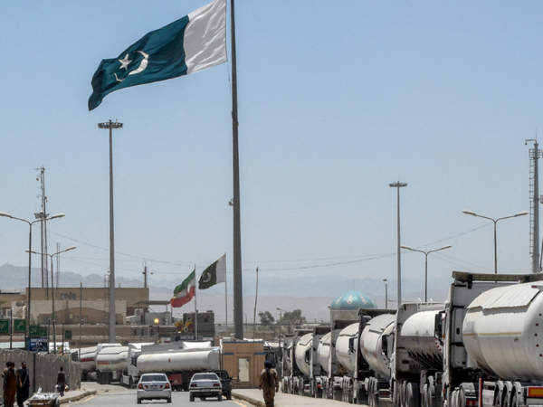 پاک ایران سرحد پر ٹرکوں کی قطاریں، ایل پی جی سپلائی اور قیمتوں پر دباؤ بڑھنے کا خدشہ