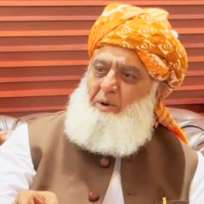 حکومت کی مولانا فضل الرحمٰن سے ملاقات ممکنہ ثالثی کی درخواست، پی ٹی آئی سے رابطوں کی بحالی پر نئی پیش رفت