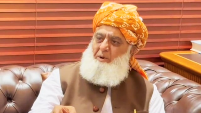حکومت کی مولانا فضل الرحمٰن سے ملاقات ممکنہ ثالثی کی درخواست، پی ٹی آئی سے رابطوں کی بحالی پر نئی پیش رفت